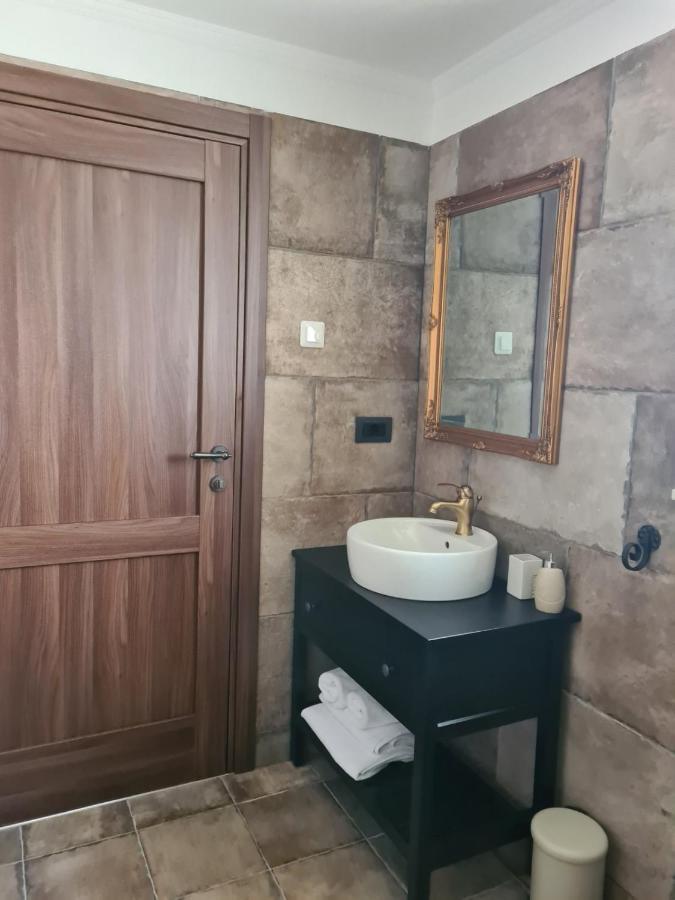 Villa Lulu Kamena Villa S Maslinikom Otok Krk Dobrinj Selo Gostinjac Đảo Krk Ngoại thất bức ảnh