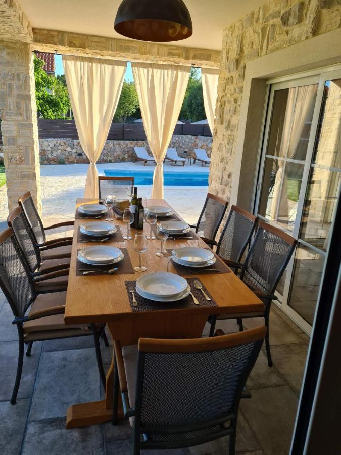 Villa Lulu Kamena Villa S Maslinikom Otok Krk Dobrinj Selo Gostinjac Đảo Krk Ngoại thất bức ảnh