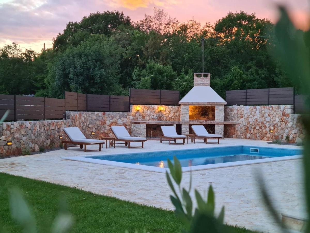Villa Lulu Kamena Villa S Maslinikom Otok Krk Dobrinj Selo Gostinjac Đảo Krk Ngoại thất bức ảnh