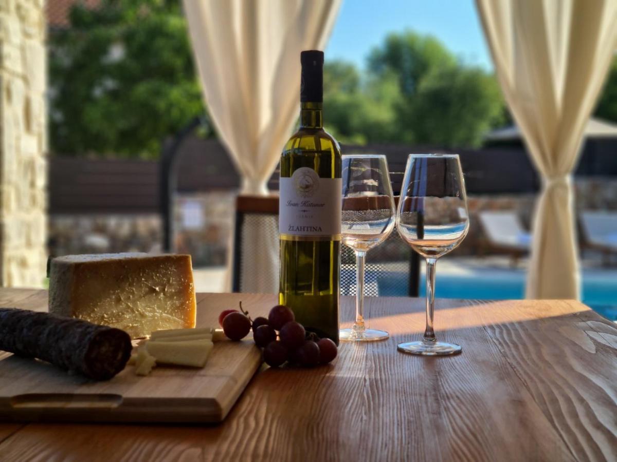 Villa Lulu Kamena Villa S Maslinikom Otok Krk Dobrinj Selo Gostinjac Đảo Krk Ngoại thất bức ảnh