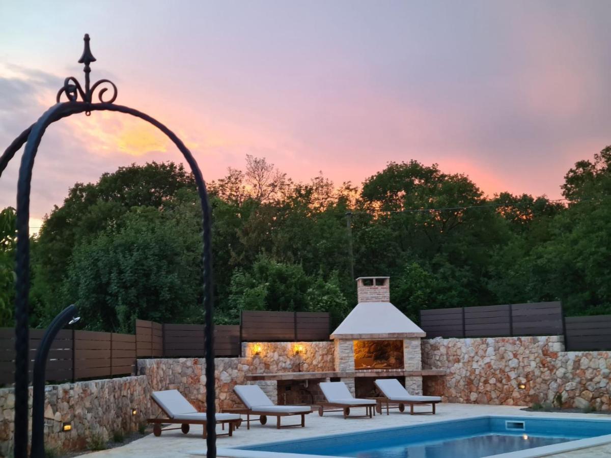 Villa Lulu Kamena Villa S Maslinikom Otok Krk Dobrinj Selo Gostinjac Đảo Krk Ngoại thất bức ảnh