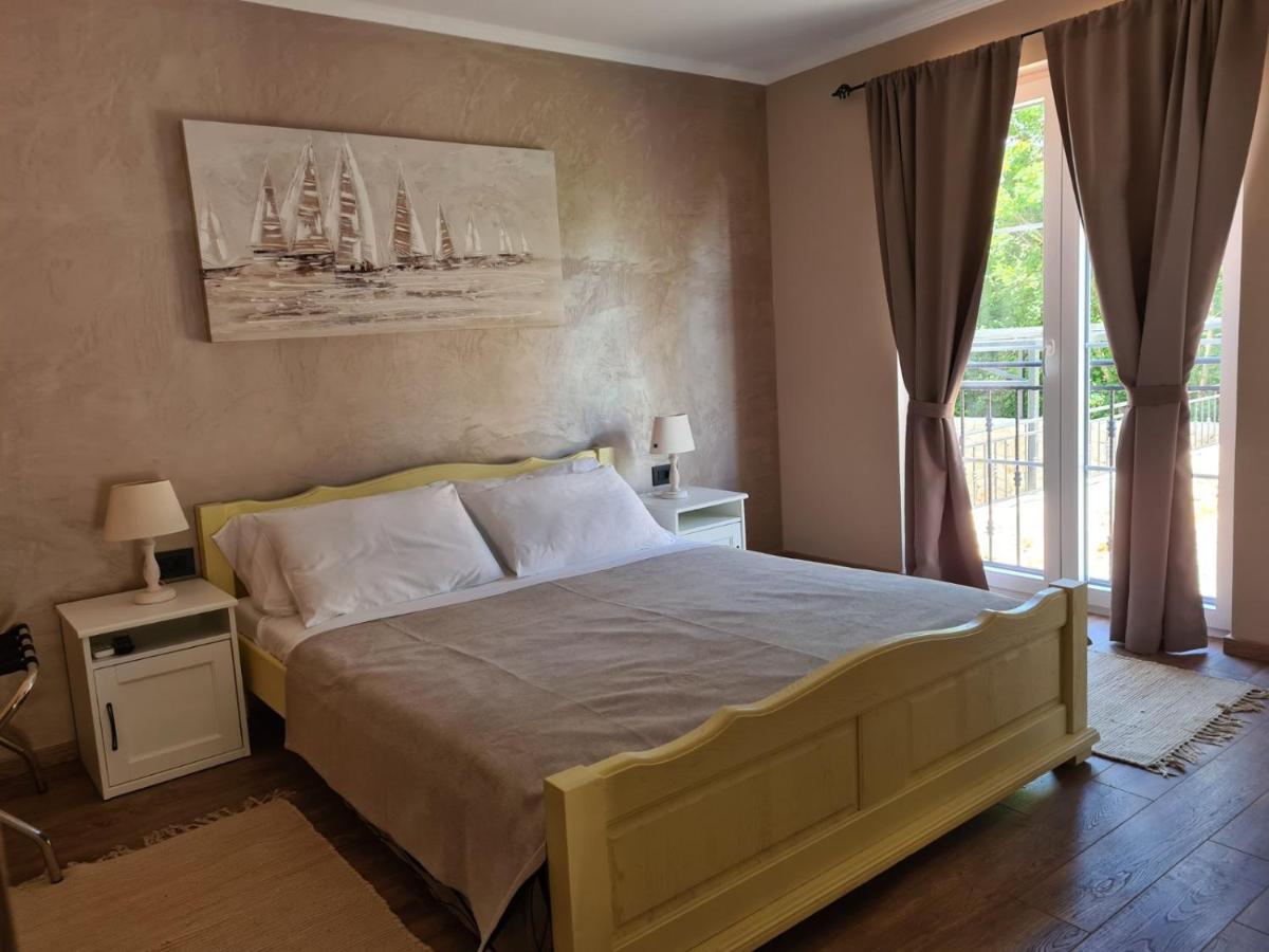Villa Lulu Kamena Villa S Maslinikom Otok Krk Dobrinj Selo Gostinjac Đảo Krk Ngoại thất bức ảnh