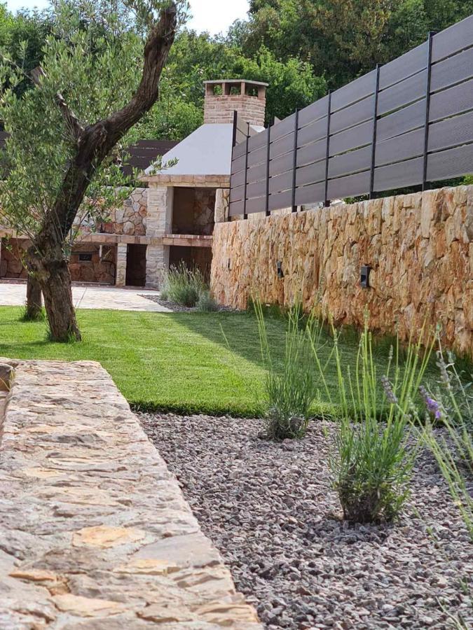 Villa Lulu Kamena Villa S Maslinikom Otok Krk Dobrinj Selo Gostinjac Đảo Krk Ngoại thất bức ảnh